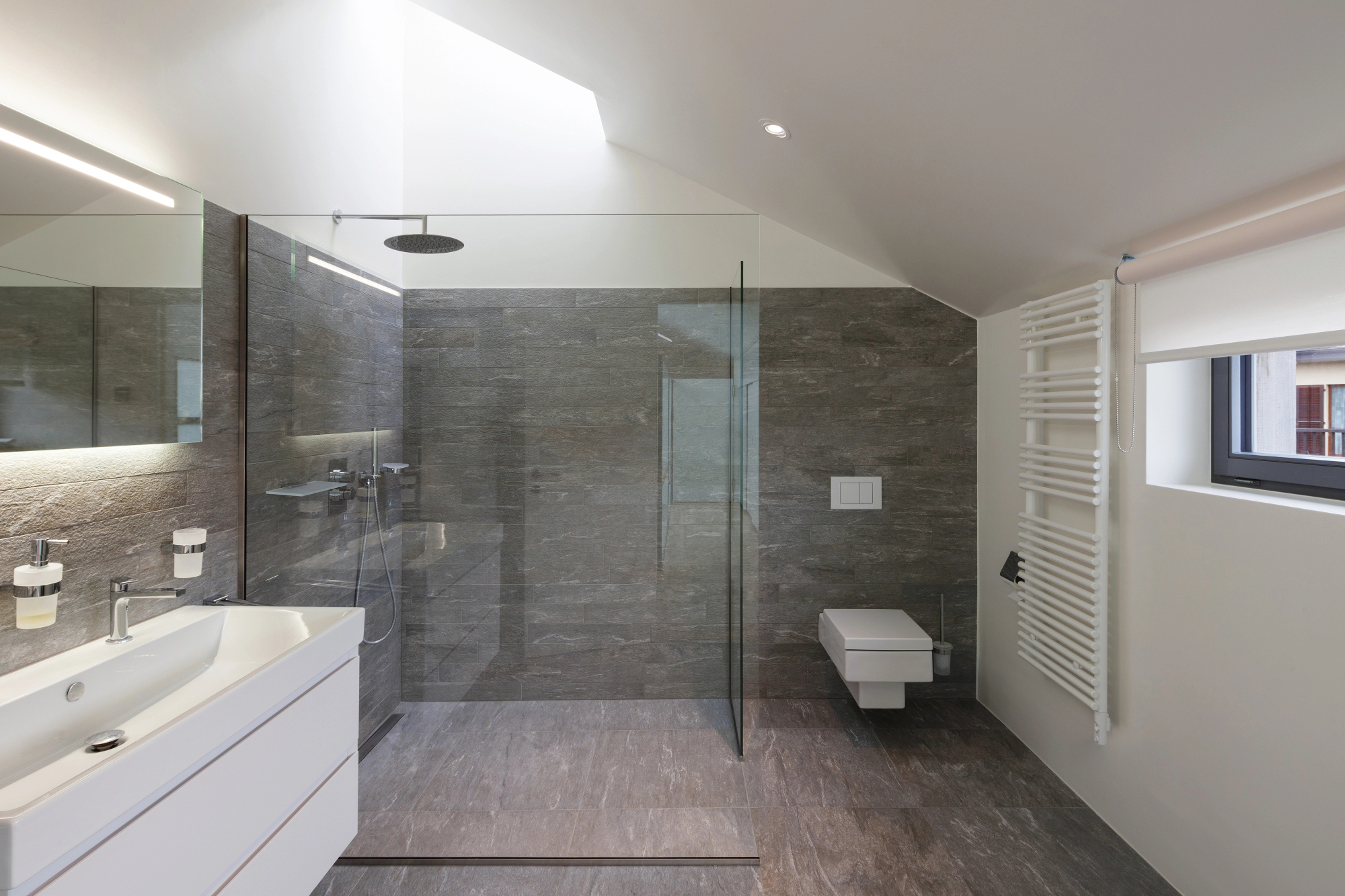 Tuš paneli sanowall nudijo eleganten dizajn